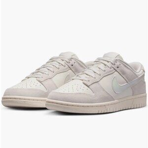 NWOT Nike Dunk Low Sneakers
